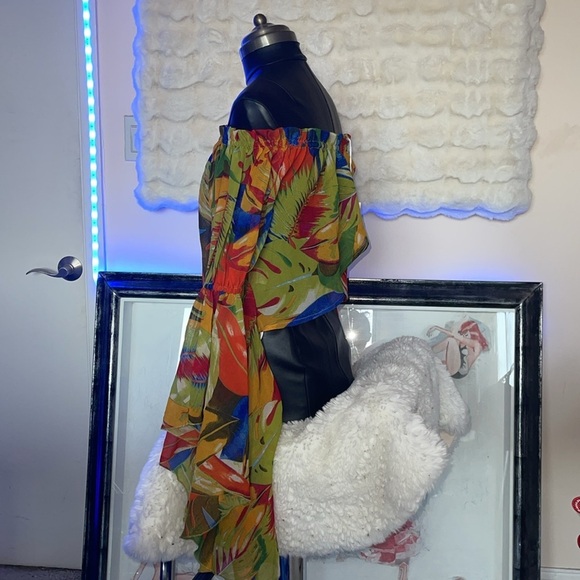 Live 4 Truth Red and Blue Off-the-Shoulder Crop Blouse - Picture 2 of 7